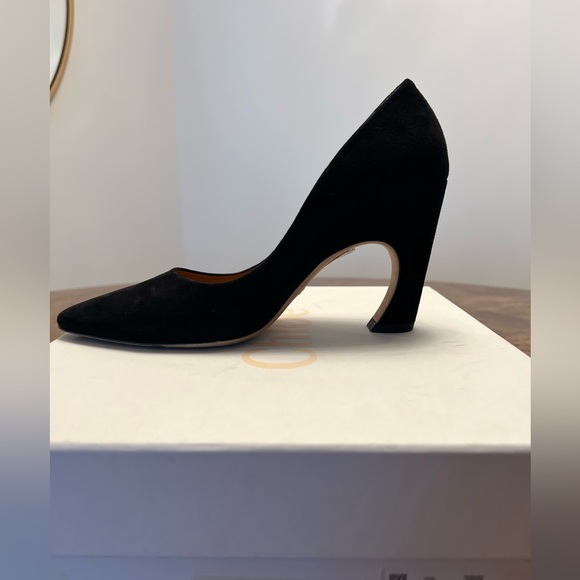Chloe Oli Black Suede Pumps - Picture 6 of 16